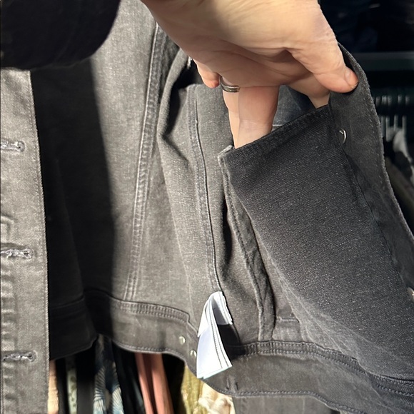 L GAP Black Puff Sleeve Classic Jean Jacket. 6 pockets total. Adjustable waist - Picture 9 of 16